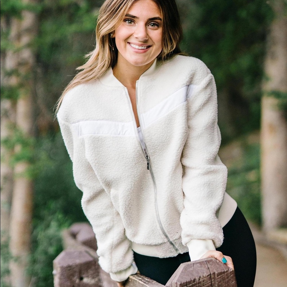 Zyia Flying V fleece